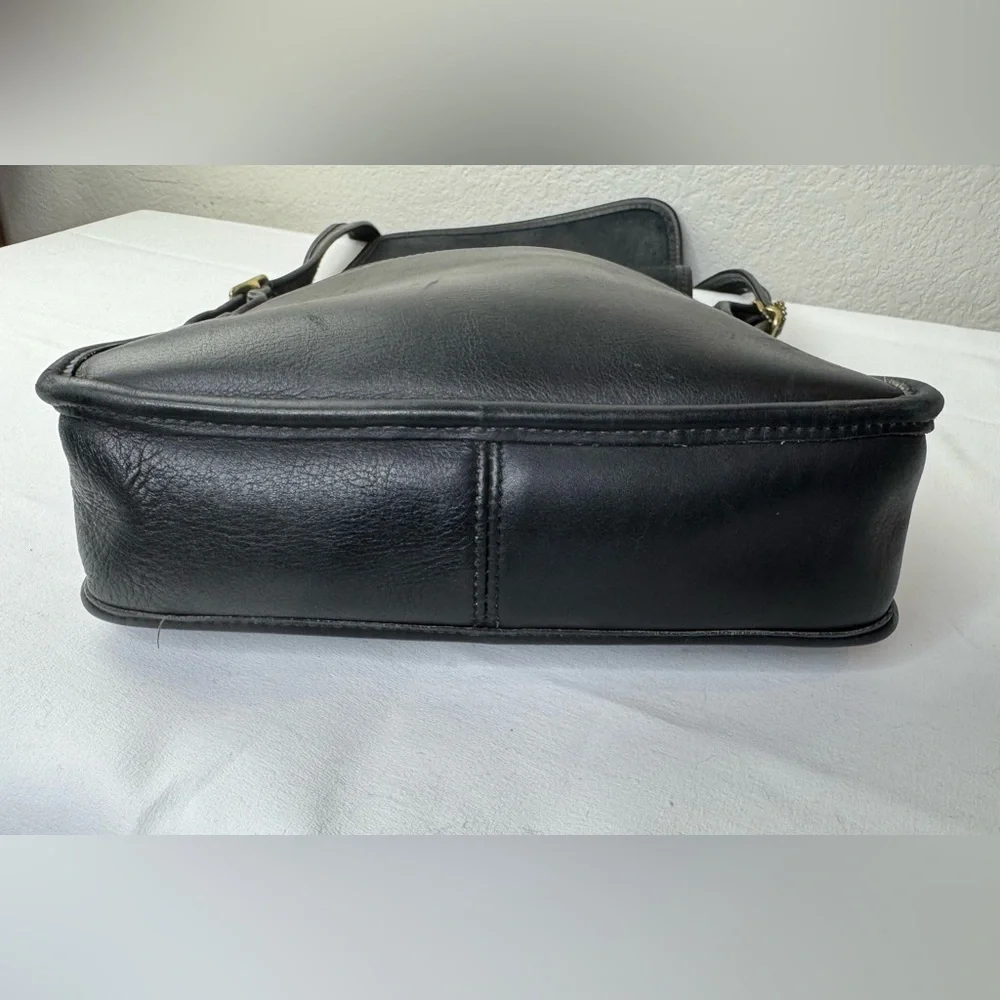 Vintage Coach 9144 LEGACY‎ Studio Flap Leather Crossbody Bag